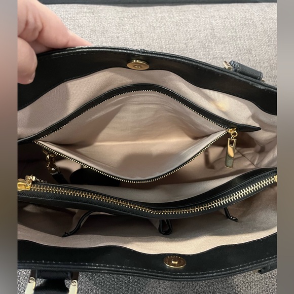 Authentic Tory Burch Large Saffiano Leather Tote - Picture 13 of 15